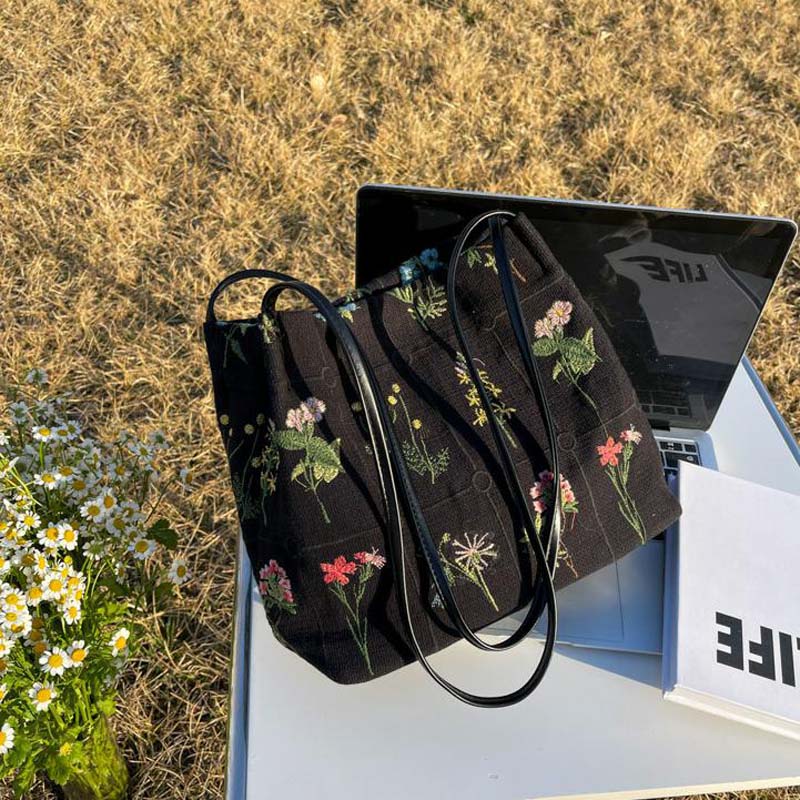 Vintage Geborduurde Tas Met Bloemen